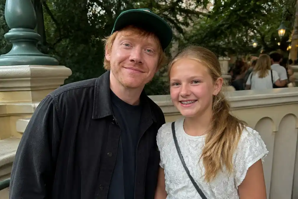 Meisje (11) ontmoet Harry Potter-acteur Rupert Grint in Efteling-rij